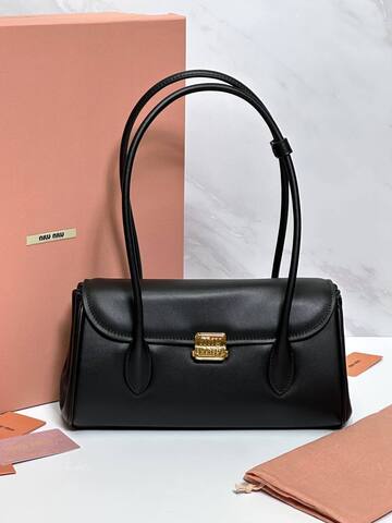 Cумку MIU MIU с двойной ручкой в черном цвете