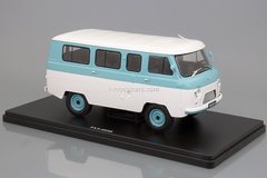 UAZ-452V white-blue 1:24 Legendary Soviet cars Hachette #20