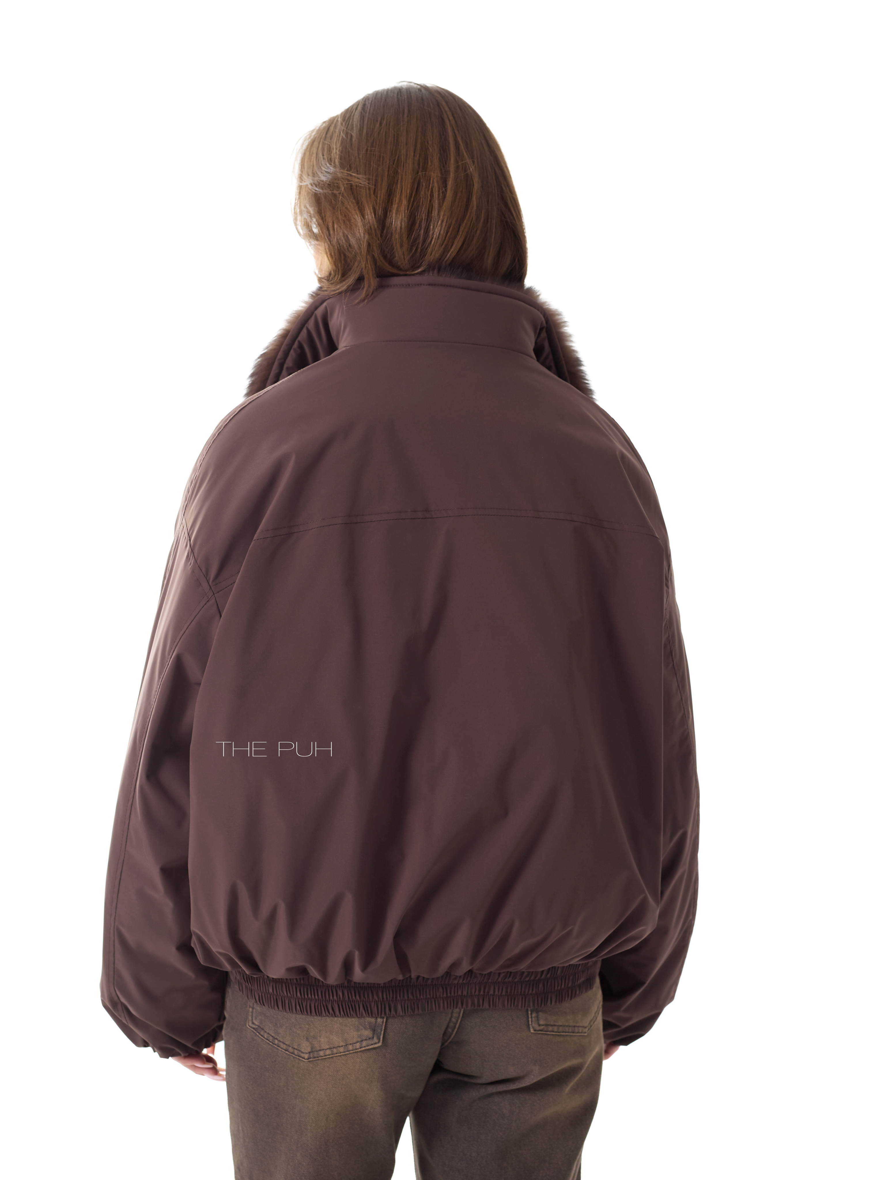 Шоколадная парка с меховым воротником-стойкой