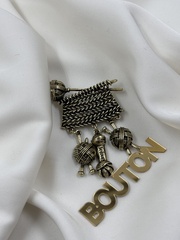 Брошь бронзовая 