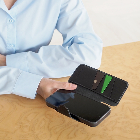 Чехол-книжка для iPhone 17 Pro с кардхолдером из кожи теленка, черного цвета