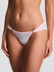 PINK ЧИИКИ НА ЗАНИЖЕННОЙ ПОСАДКЕ С КРУЖЕВНОЕ ТЕСЬМОЙ