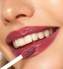 LuxVisage Масло-бальзам для губ MIRACLE CARE тон 102 Smoky plum 5,5мл