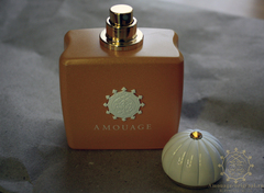 Amouage Beach Hut woman