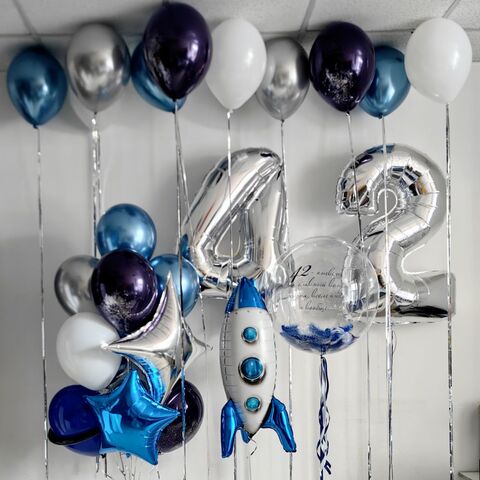 Композиция из шаров мужчине в космической тематике