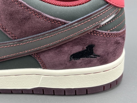 Riot Skateshop x Nike SB Dunk Low 