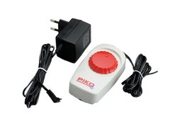 Стартовый набор «Грузовой состав с тепловозом BR 218 и тремя вагонами» DB AG, рельсы на подложке