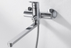 СМЕСИТЕЛЬ ДЛЯ ВАННЫ ИЗЛИВ 300 ММ И АКСЕССУАРАМИ BRAVAT DROP F64898C-LB