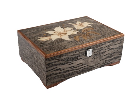 Женская деревянная шкатулка формата А4 с инкрустацией