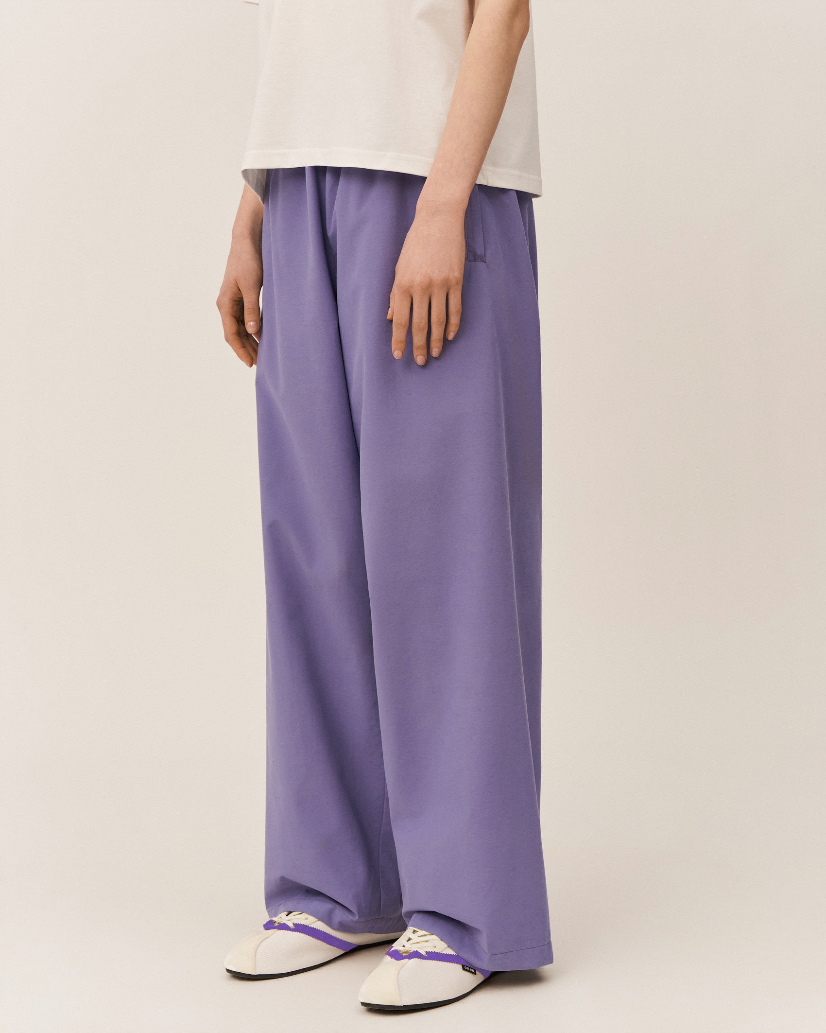 Объемные спортивные брюки