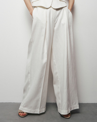 LINEN TROUSERS IN WHITE