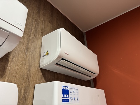 Midea Paramount on/off