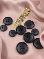 Пуговицы черные матовые на прокол с высоким бортиком