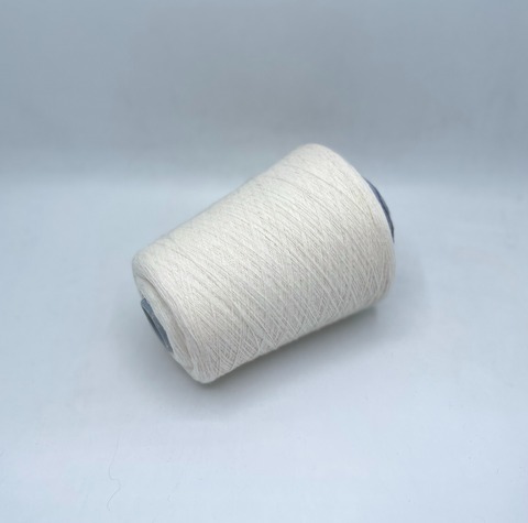 New Mill (пр.Италия),art- Velox 1450м/100гр,40% меринос, 10% кашемир, 25% вискоза, 25% полиамид. Цвет- Молочный(158), арт.31161