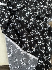 Вискоза штапель Белые цветы на черном