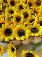 Подсолнухи МИНИ, искусственные ЖЕЛТЫЕ, диаметр 4 см, набор 48-50 штук.