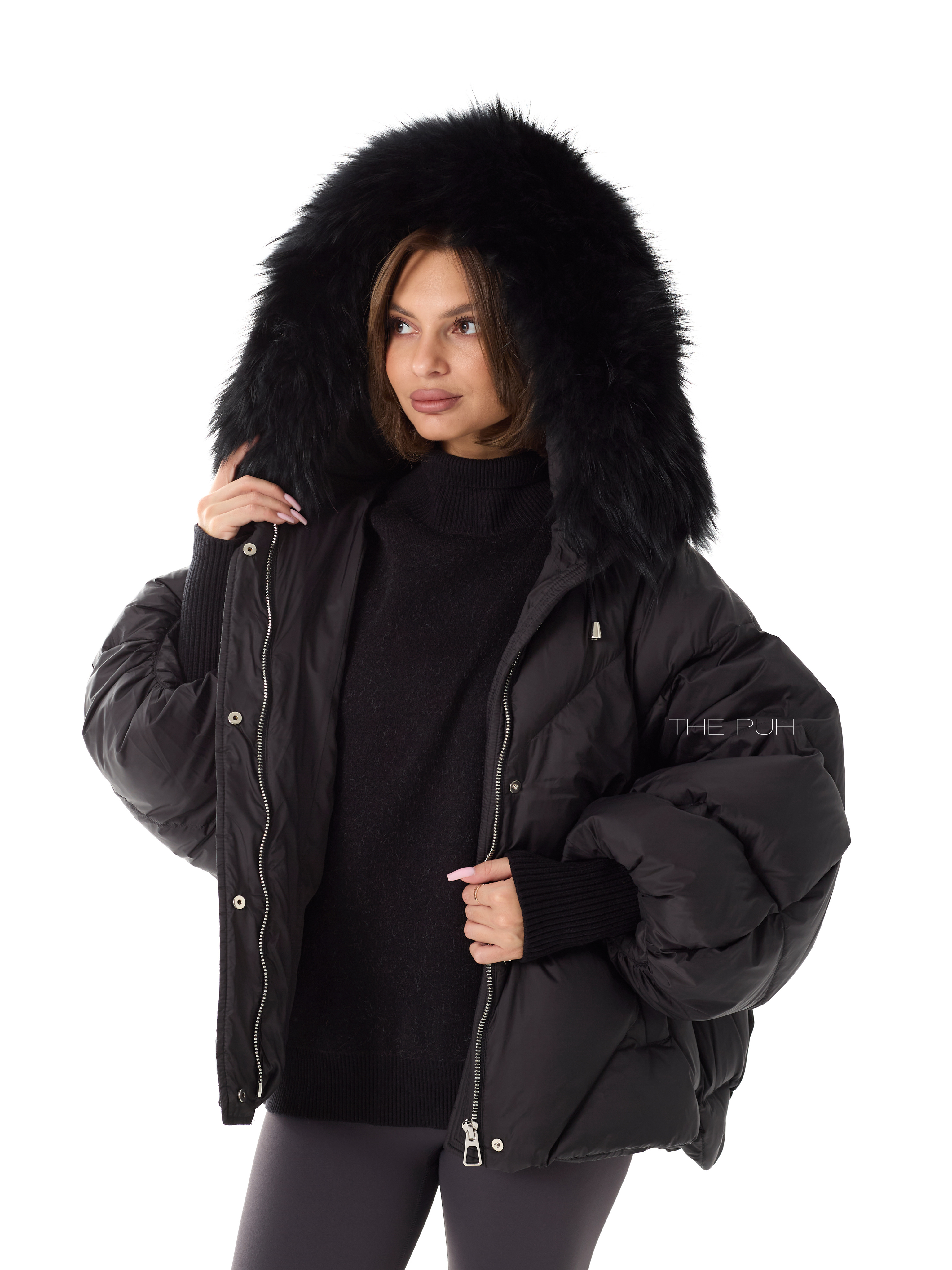 Объемный черный пуховик на молнии