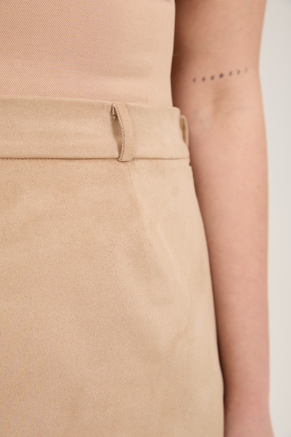 Мини юбка из экозамши, песочный