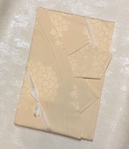 Скатерть круглая 300 и 12 салфеток Gamba 9822 Ecru сливочная