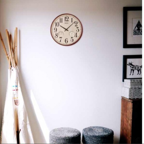 Настенные часы Seiko QXA783B