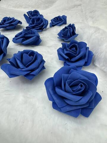 Роза из фоамирана крупная, диаметр 6-7 см, синий васильковый цвет, набор 11 шт.
