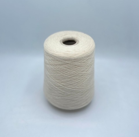 New Mill (пр.Италия),art- Velox 1450м/100гр,40% меринос, 10% кашемир, 25% вискоза, 25% полиамид. Цвет- Сливочный(168), арт.31162