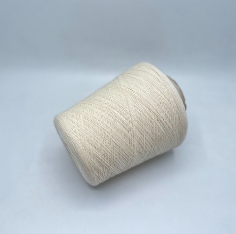 New Mill (пр.Италия),art- Velox 1450м/100гр,40% меринос, 10% кашемир, 25% вискоза, 25% полиамид. Цвет- Сливочный(168), арт.31162