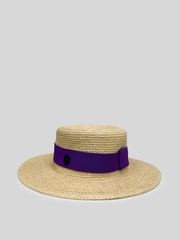 Шляпа соломенная с фиолетовой лентой и круглой вставкой