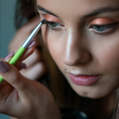 benecos Кисть скошенная для бровей и подводки