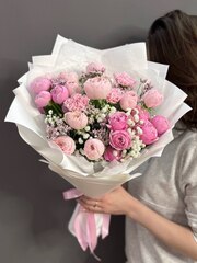 Авторский букет с пионовидными розами