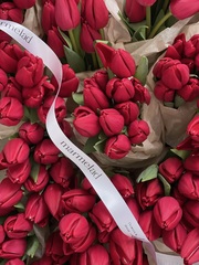 Охапка тюльпаны классика - красный 25 шт