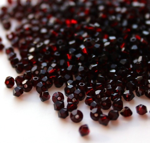Биконусы 3мм Сваровски Гранат / Garnet