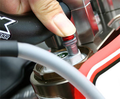 клапан для спуска воздуха с передней вилки М4