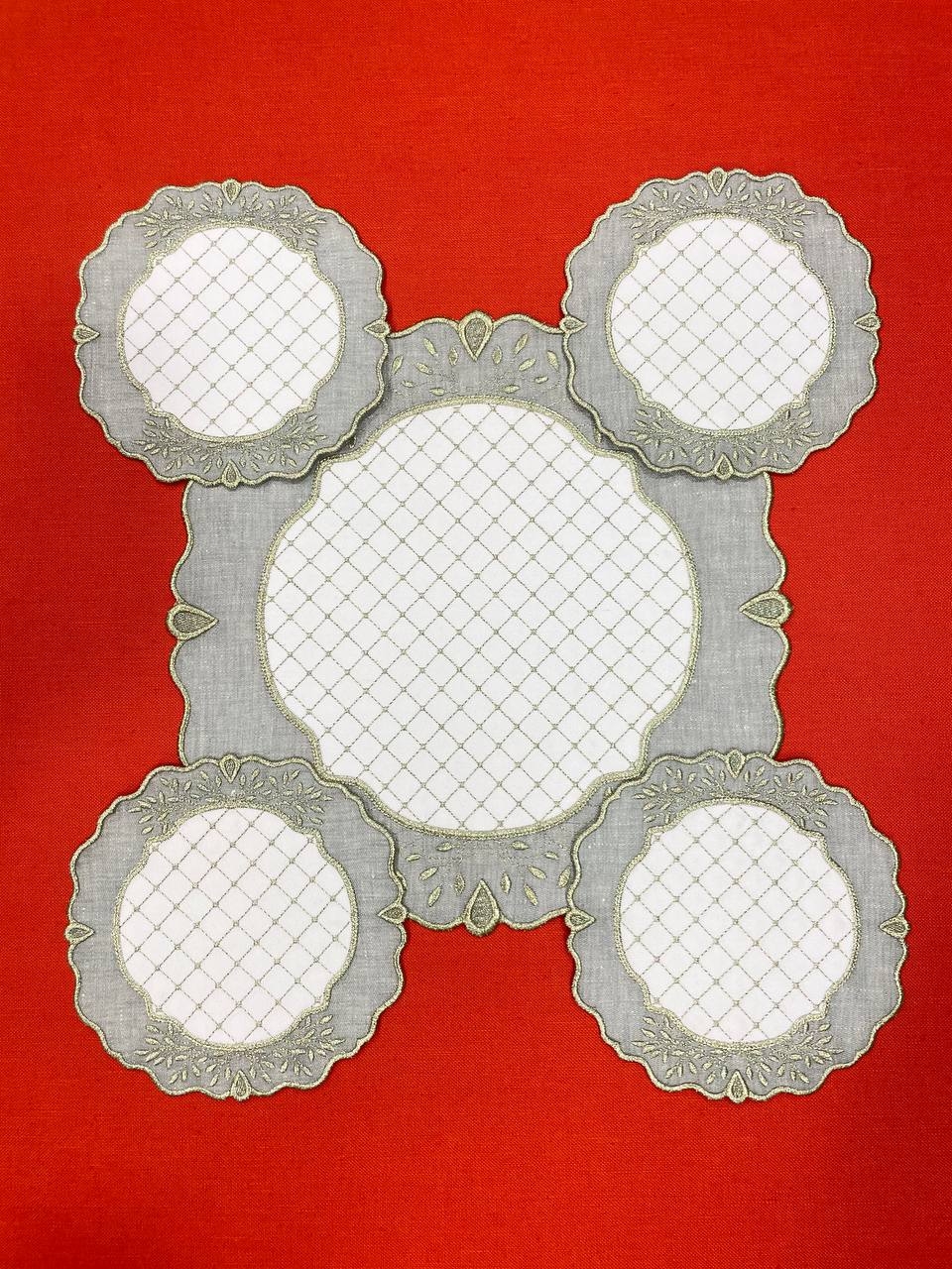 Столовый набор с вышивкой