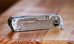 Складной нож-мультитул Leatherman Free T4 (832686) | купить в официальном интернет-магазине Multitool-Leatherman.Ru
