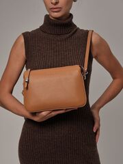 Сумка кожаная на плечо кросс-боди коричневая
