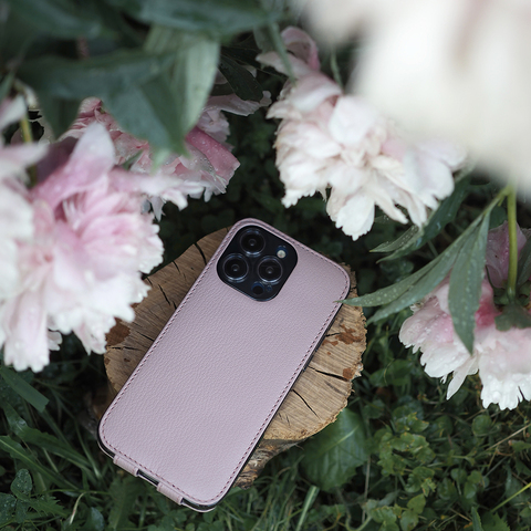 Чехол для iPhone 15 Pro из кожи козы, пудрового цвета