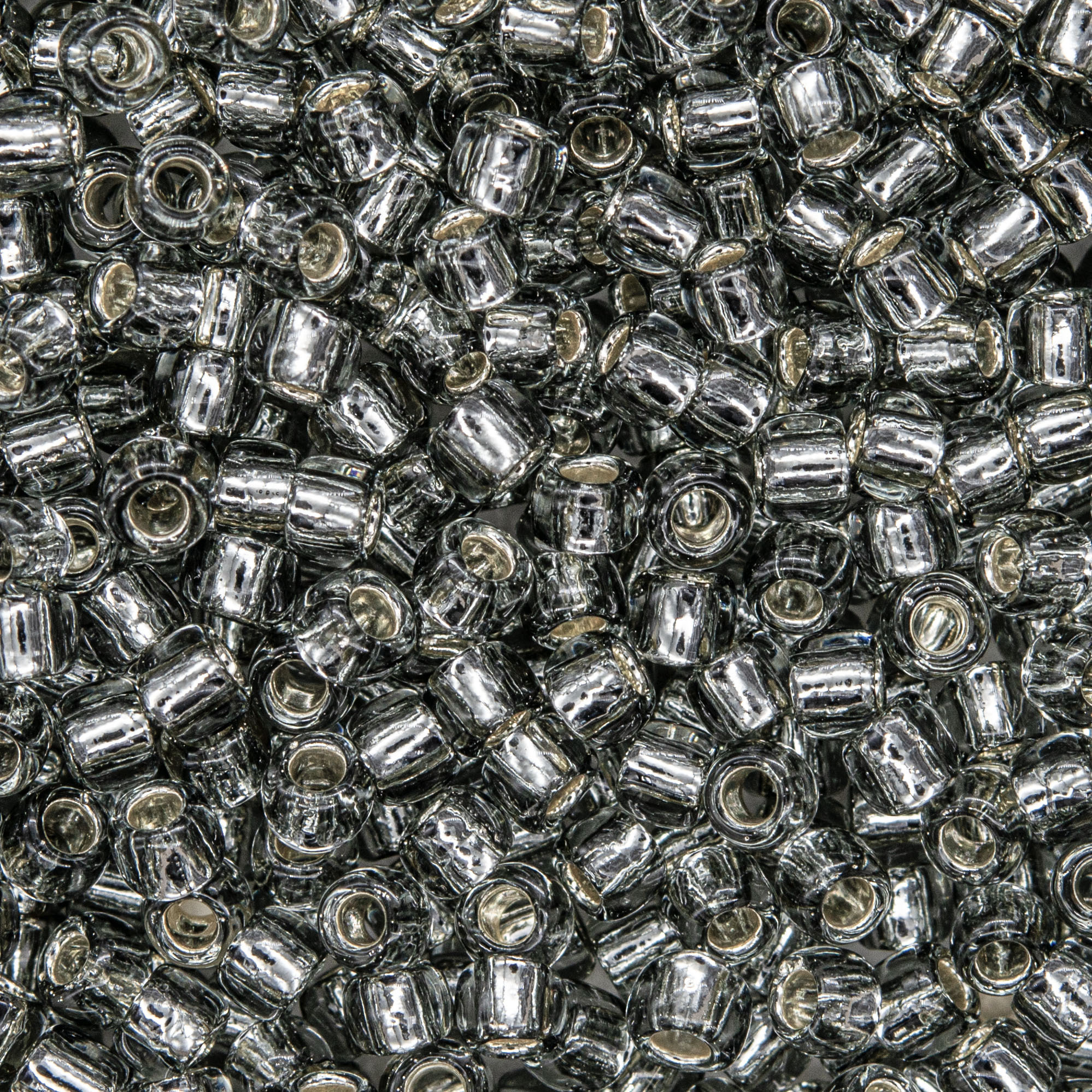 Японский бисер TOHO Round 8/0 (№29), с внутренним серебрением, прозрачный