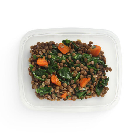 Чечевица с печеной морковью и шпинатом