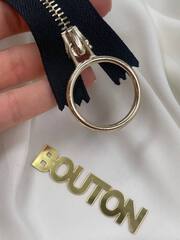 Молния черная с золотистым массивным кольцом