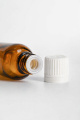 Крышка с глухой пробкой 18/410 белая с КПВ