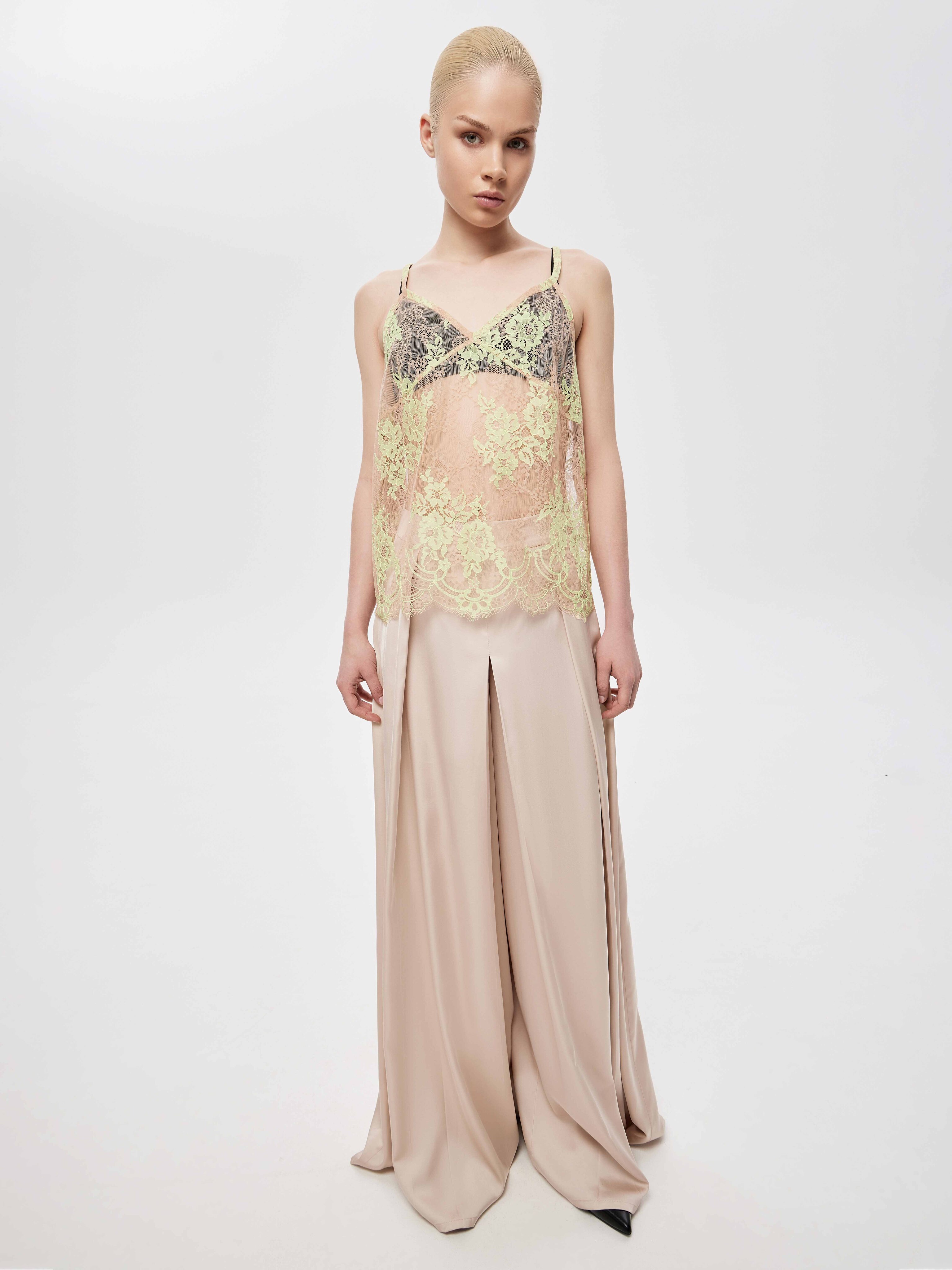 Топ из кружева