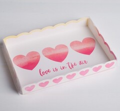 Коробка для кондитерских изделий «Love is in the air», 22 × 15 × 3 см