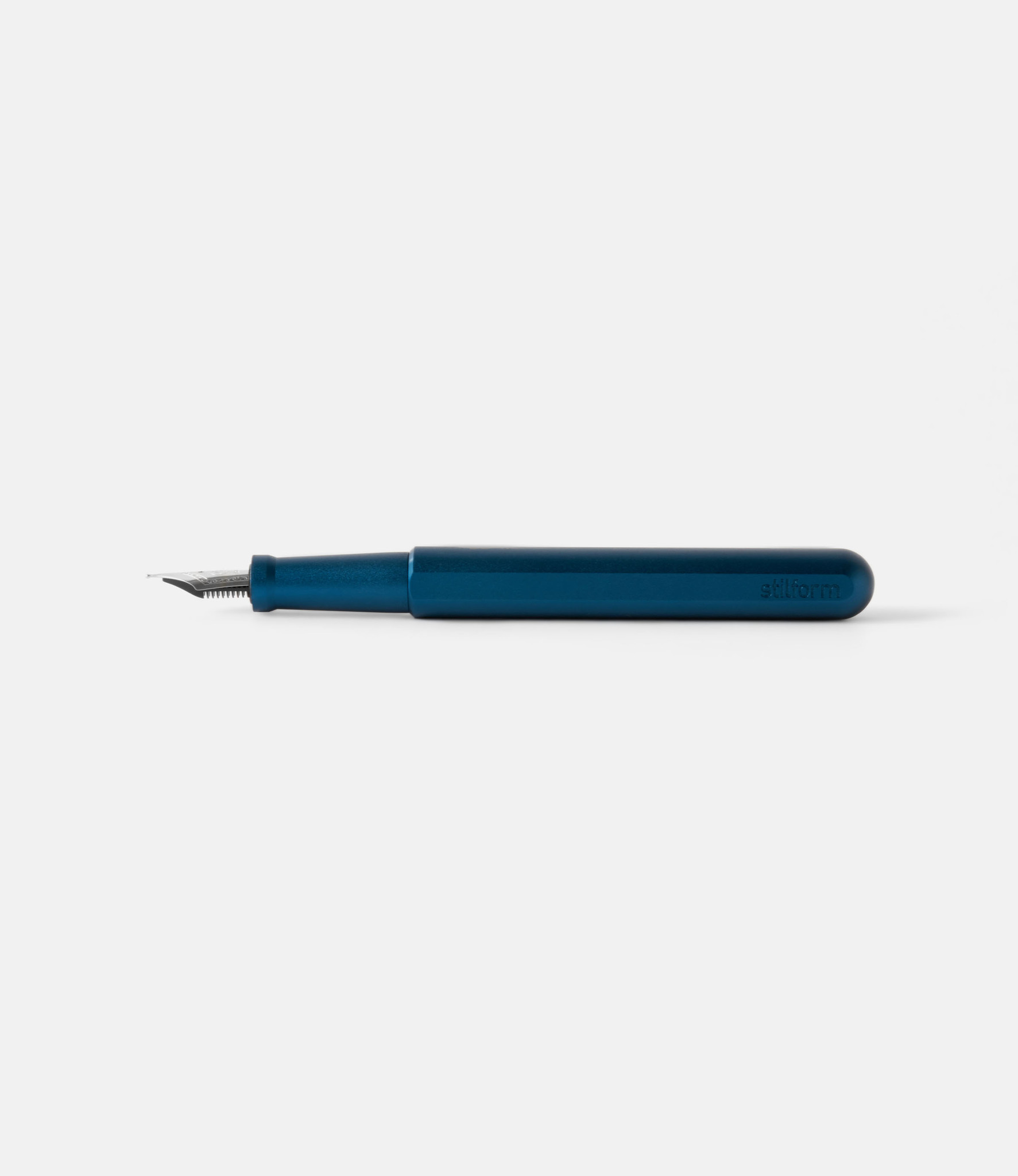 Stilform Ink Night Sky — перьевая ручка из алюминия