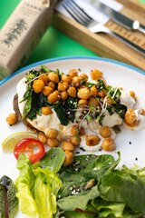 БАТАТ С НУТОМ И ШПИНАТОМ