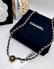 Колье цепочка CHANEL с вставками из черной кожи