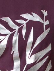 Нарядная футболка с серебристым принтом  D49.134 (131591)