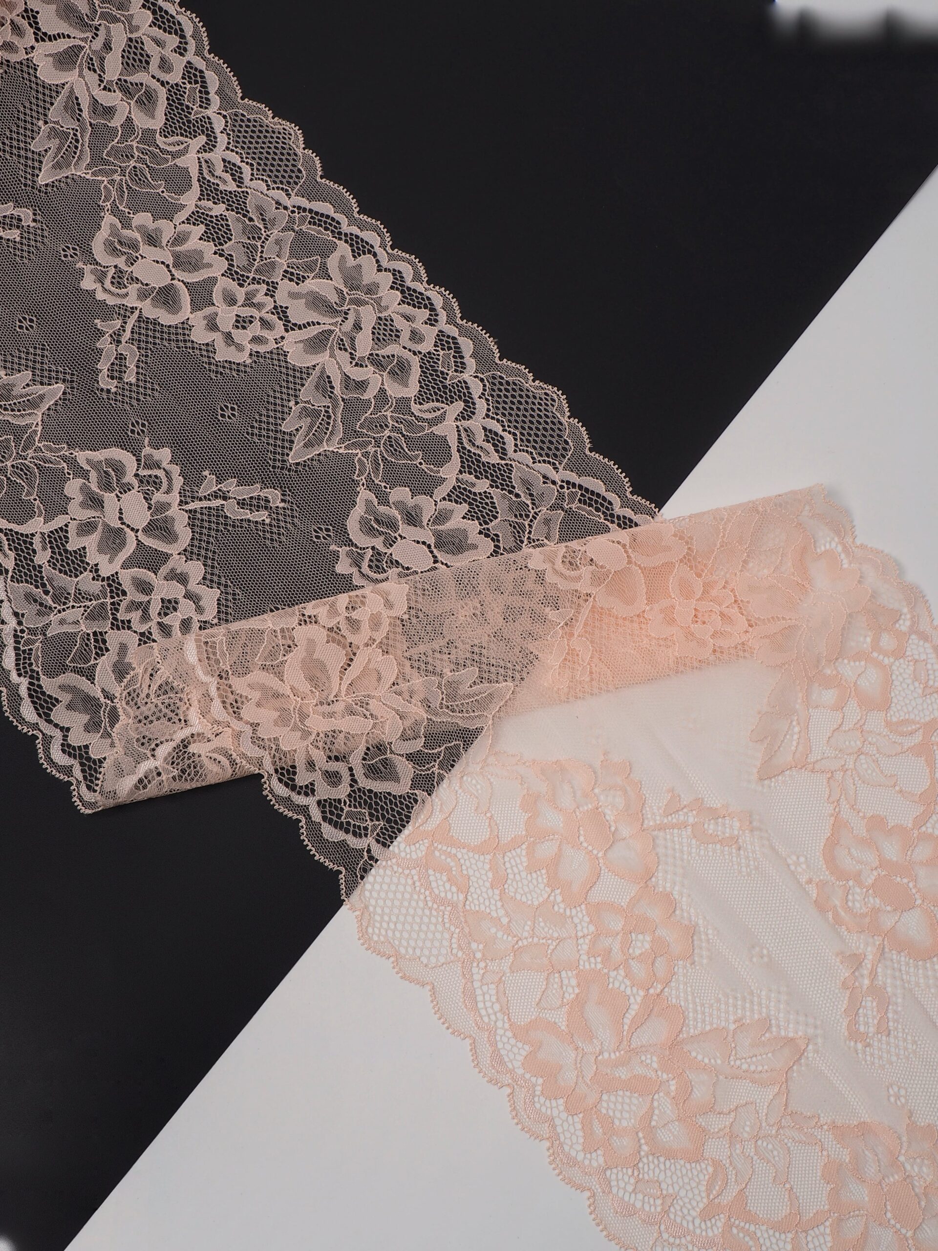 Эластичное кружево персик ширина 22 см