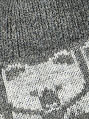 Утеплённая шапка «7 Русских Медведей» с флисовой подкладкой, серого цвета с серым рисунком / Распродажа