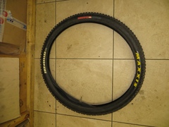 Покрышка с однослойным каркасом МТБ Maxxis High Roller